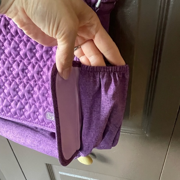 Lug purple crossbody bag with water bottle holder, like new. - Picture 3 of 8